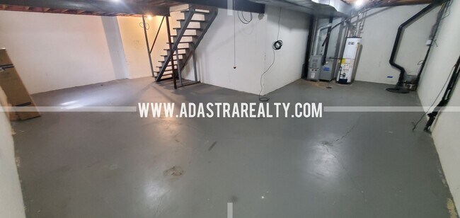 Building Photo - Affordable Duplex in Blue Valley School District-Available NOW!!