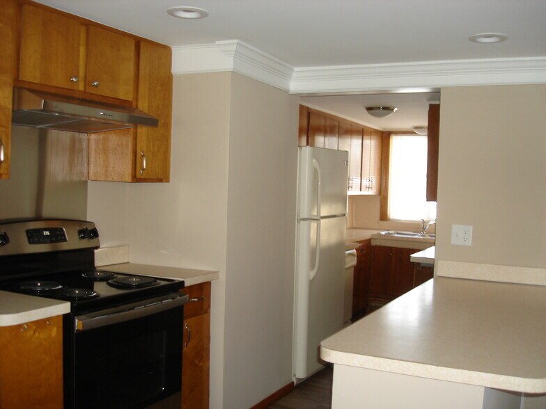 Walk in pantry - 34 Dwight St