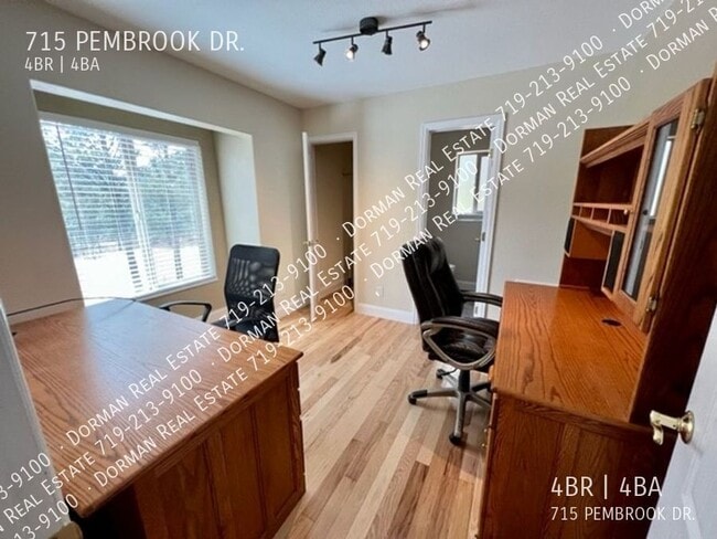 Building Photo - 715 Pembrook Dr