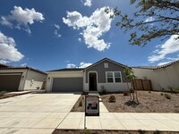Building Photo - 3 bedroom, 2 bathroom home located in the vibrant community of Madera, CA