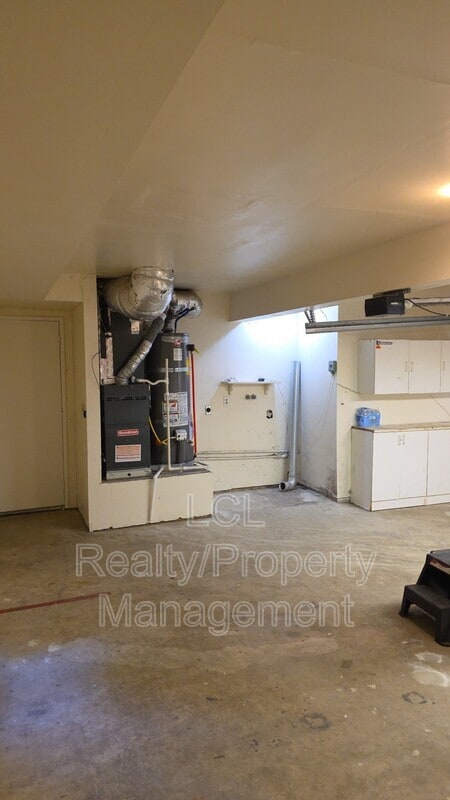 Building Photo - 33361 Gisborne St