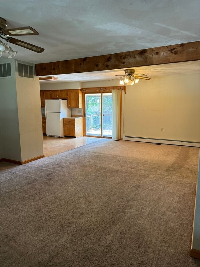 Building Photo - Spacious 3-Bedroom Home with Bonus Rooms i...