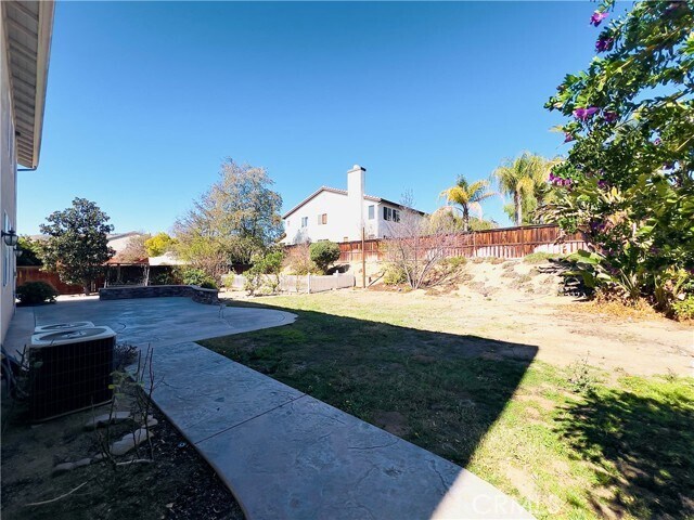 Building Photo - 17231 Greentree Dr