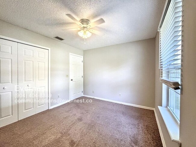 Building Photo - 1785 Chandelier Cir E