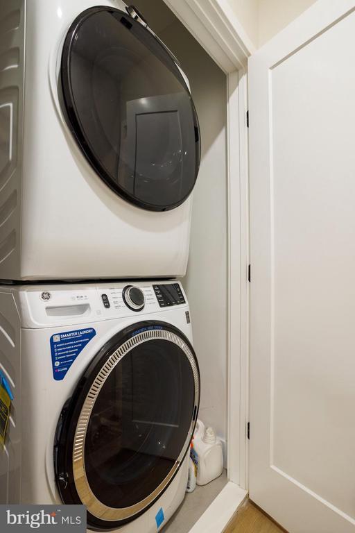 Building Photo - 618 N 35th St