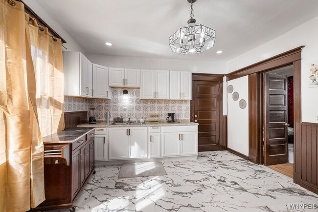 Building Photo - 166 Grey St