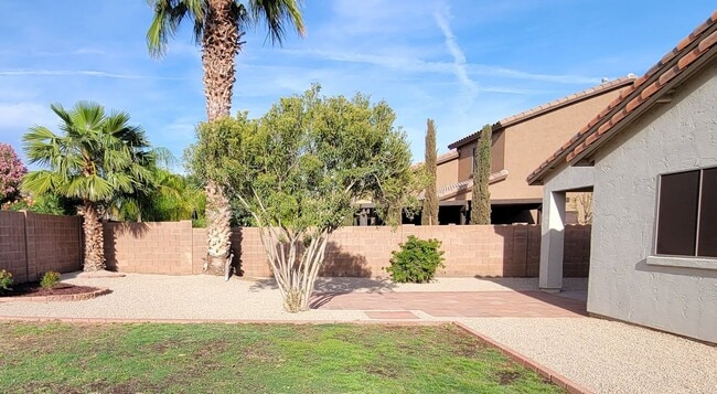 Building Photo - Unbelievable 3 bedroom 2 bath home in Peca...