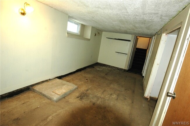 Building Photo - 145 Summit St