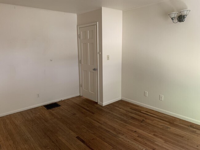 Building Photo - 500 S Lincoln St