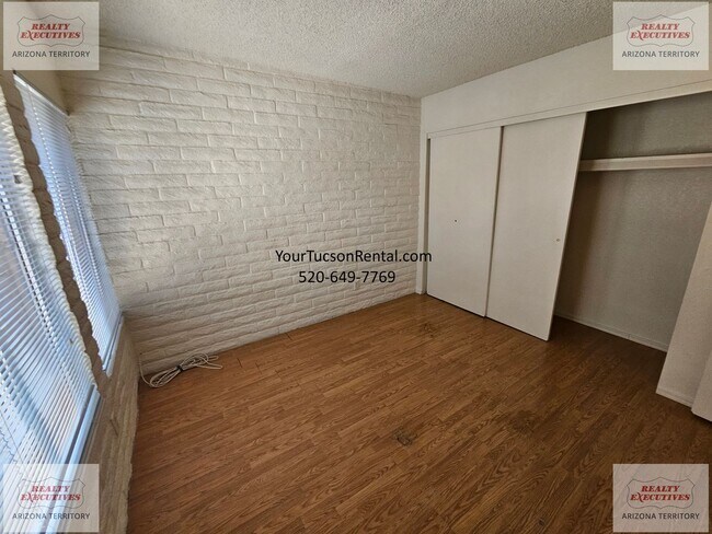 Building Photo - Star Pass area town home with community pool