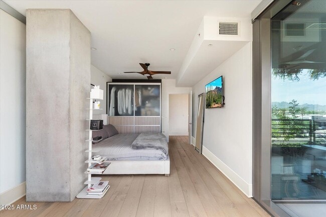 Building Photo - 7180 E Kierland Blvd