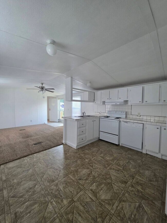 Building Photo - 801 Trollingwood-Hawfields Rd. lot 91