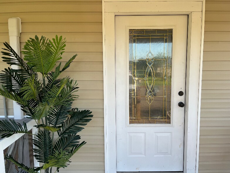 Building Photo - 47370 Vena Dr