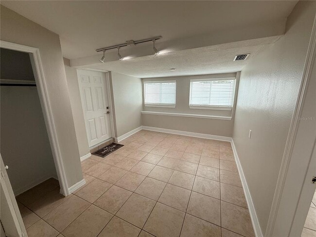 Building Photo - 2223 S Central Ave