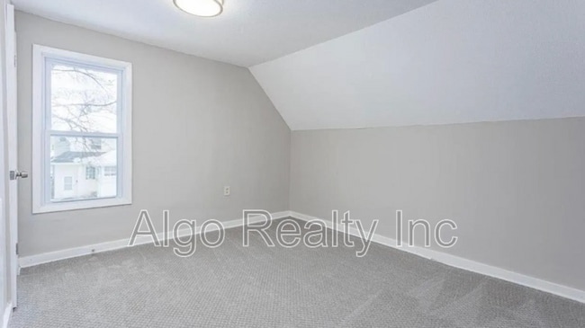 Building Photo - 1015 N 30th Ave