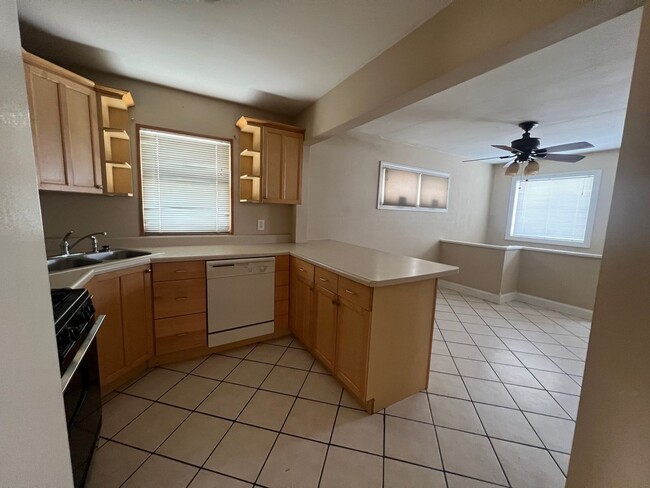 Building Photo - Ranch home in Mehlville School District.