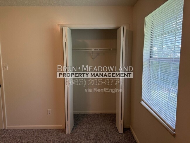 Building Photo - 8676 Tervada Dr