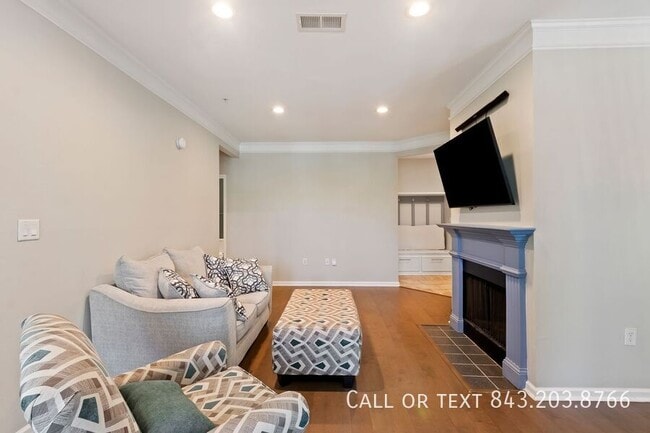 Building Photo - 1731 Chatelain Way