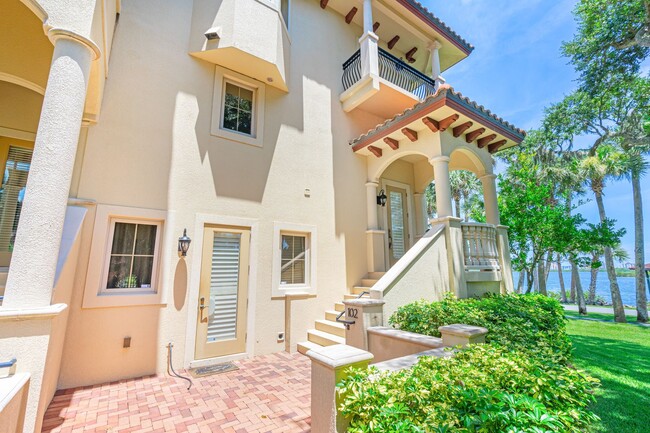Building Photo - 3 Story Condo on Riverside Drive in Port O...