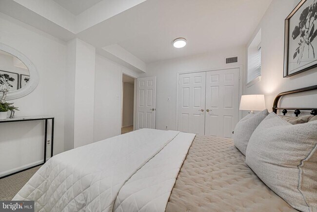 Building Photo - 3701 39th St NW