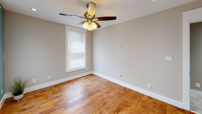 Building Photo - 6BR/4BA Cottage in Fort Sanders | Walk to ...