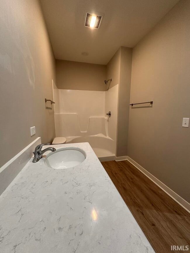 Building Photo - 3824 High Pointe Dr