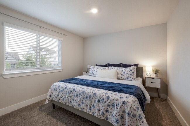 Building Photo - Jewel Curve Gem