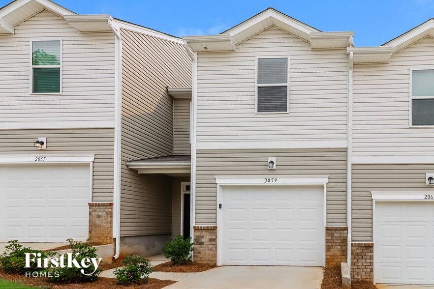 Building Photo - 2059 Cypress Village Dr NW