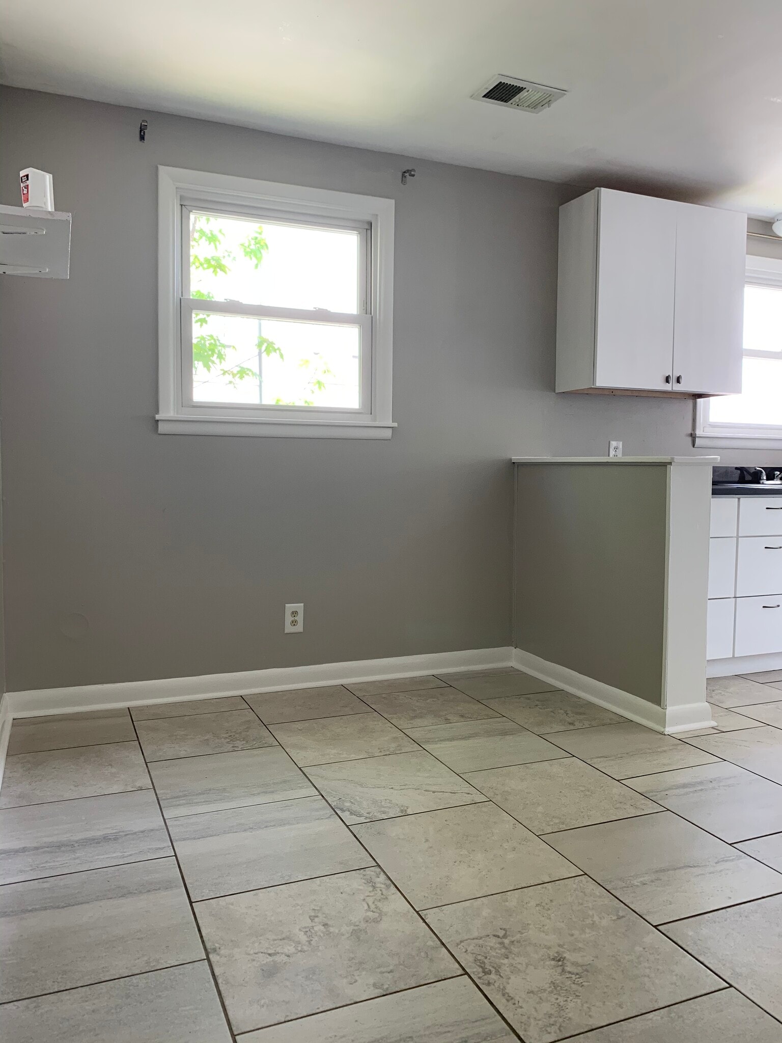 Dining Area - 2418 Brasher Ave