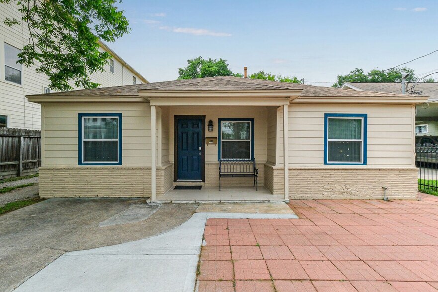 Building Photo - 1329 W 21st St