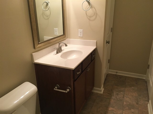 Building Photo - 1389 Castleoak Dr