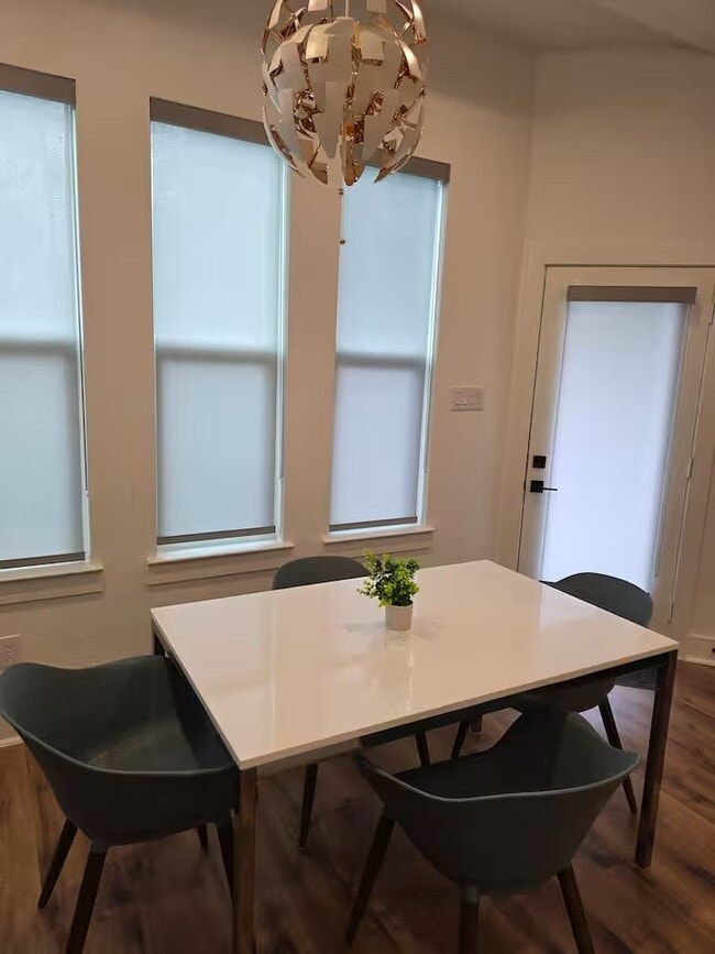 Building Photo - 1106 Paul Quinn St