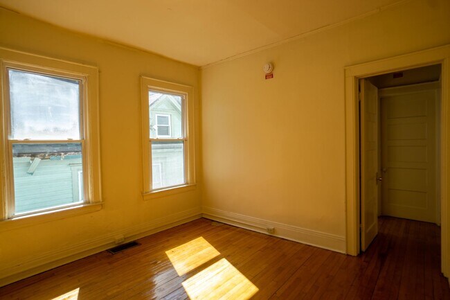 Building Photo - 1215 Madison St