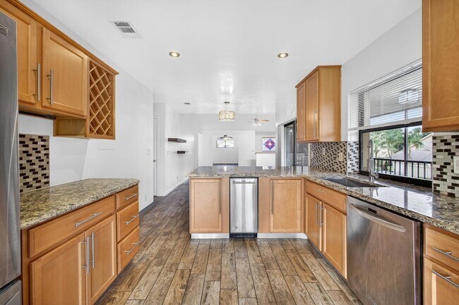 Building Photo - 17137 Waterbend Dr