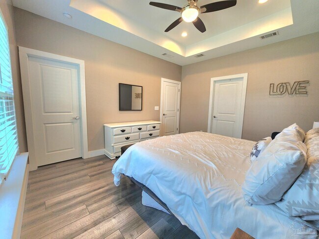 Building Photo - 1829 N 8th Ave