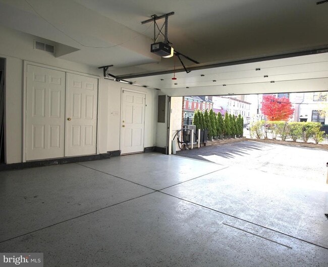 Building Photo - 151 Jackson St