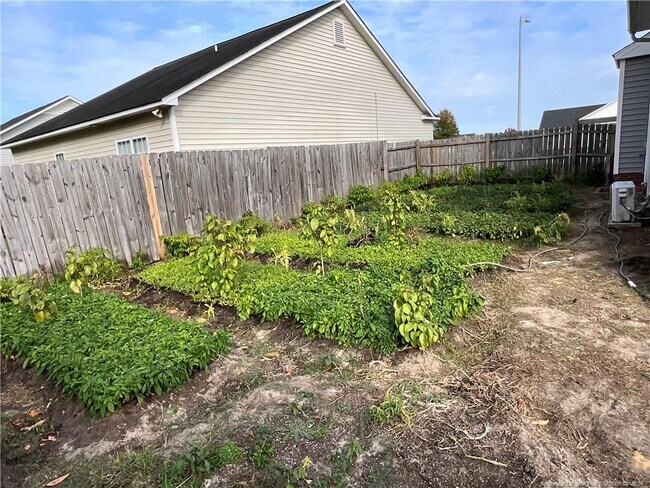 Building Photo - 2460 Saltwood Rd