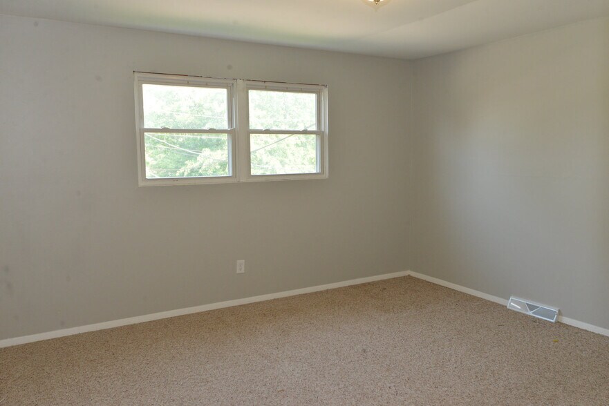 Main Bed Room 1 - 125 S 18th St