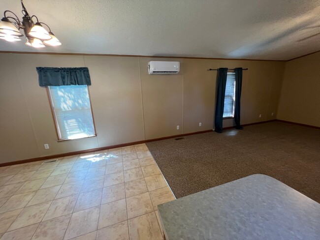 Building Photo - 3 Bedroom 2 Bath Updated Mobile Home with ...