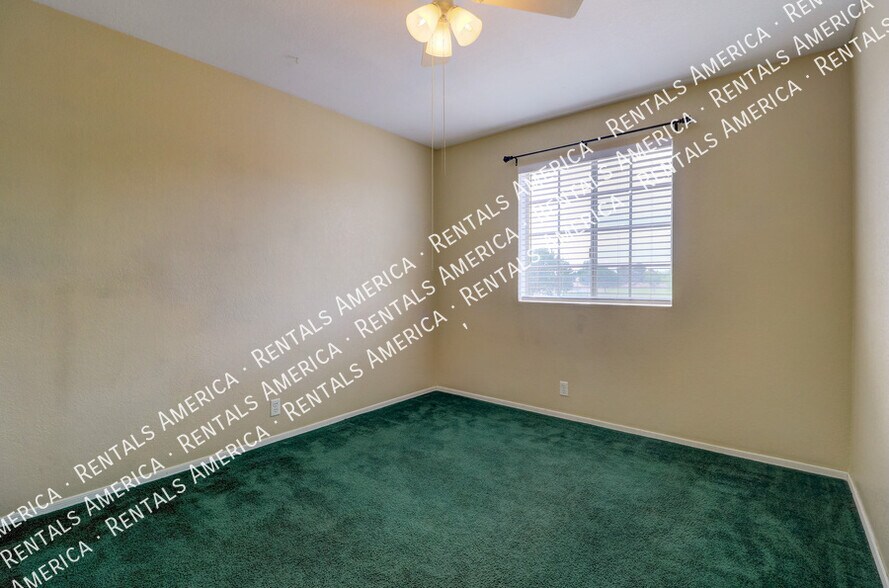 Building Photo - 2517 W Knox Rd