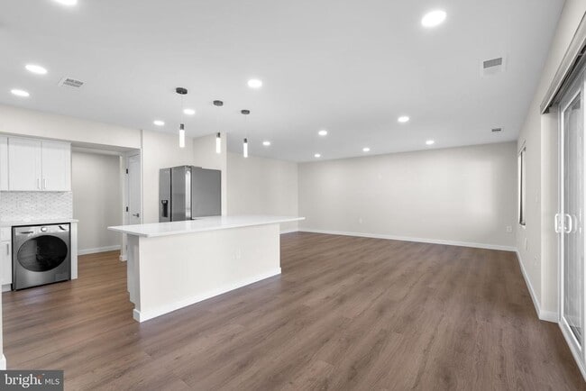 Building Photo - 10053 Windstream Dr