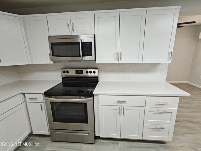 Building Photo - 2921 Mansion Rd