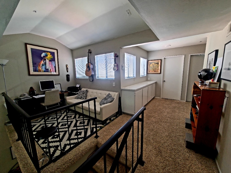 Building Photo - 543 Victoria St