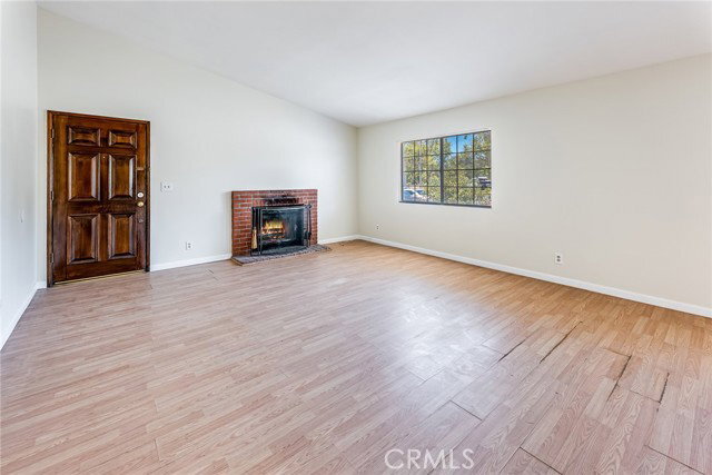 Building Photo - 5546 McLennan Ave