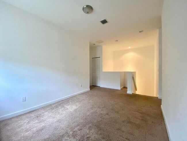 Building Photo - 10283 Wellington Parc Dr