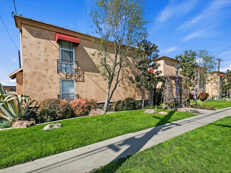 Building Photo - 16229 Woodruff Ave