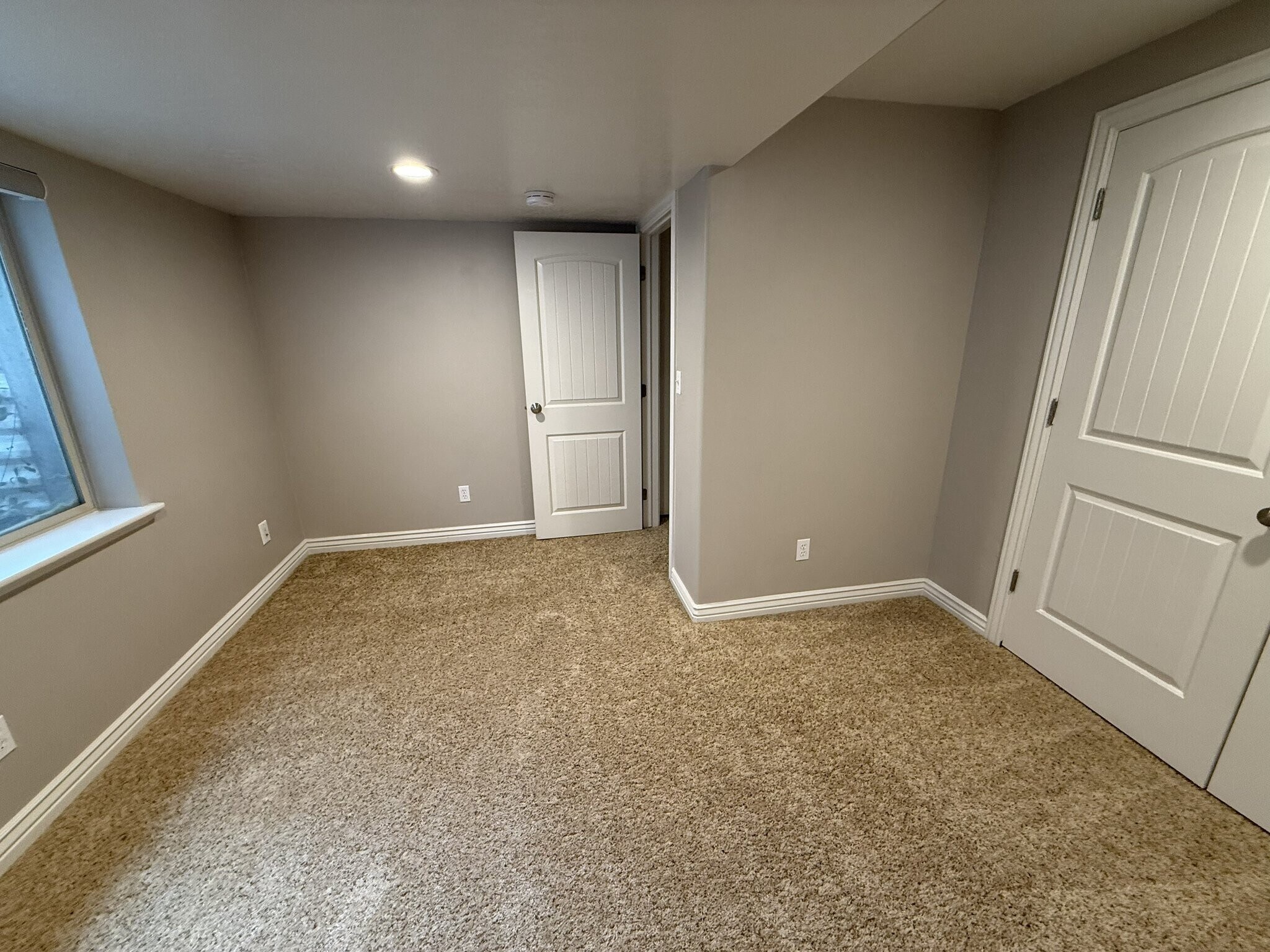 Building Photo - 275 N 600 E