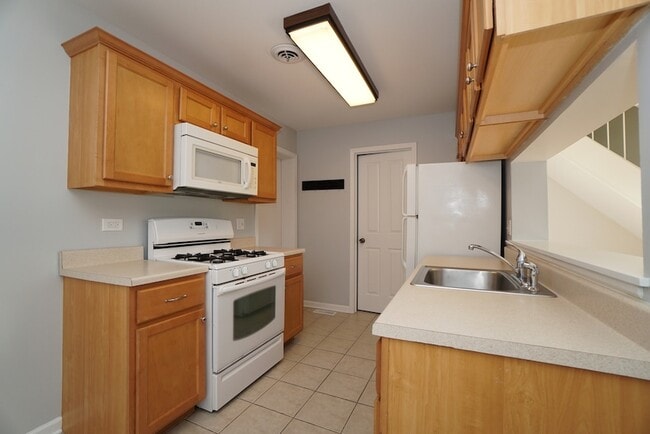 Building Photo - 223 Harvest Ct