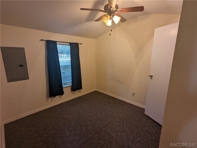 Building Photo - 7090 N Palmer Way