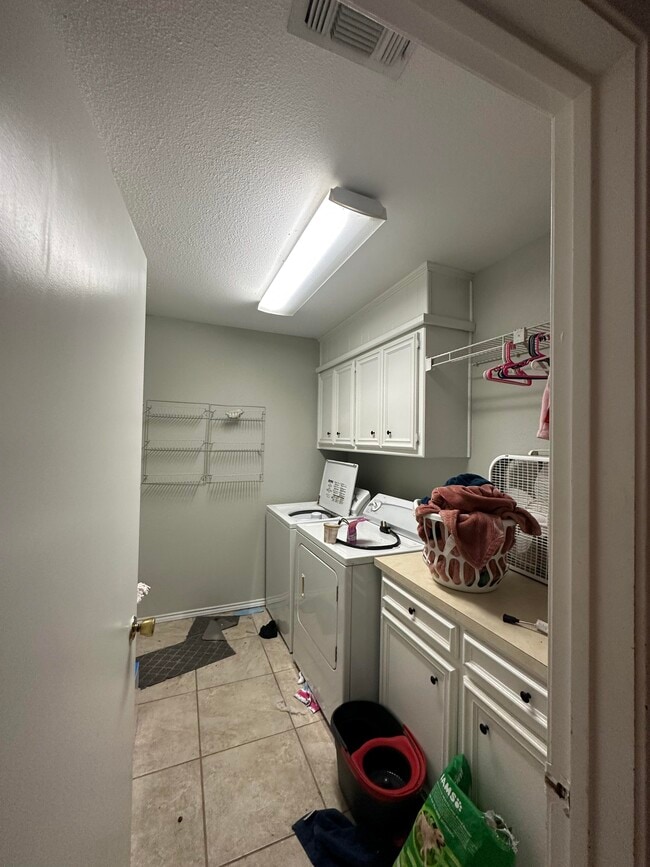 Building Photo - 5701 88th St